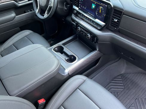 Used 2026 Chevrolet Silverado 3500 LTZ w/ LTZ Plus Package image 17