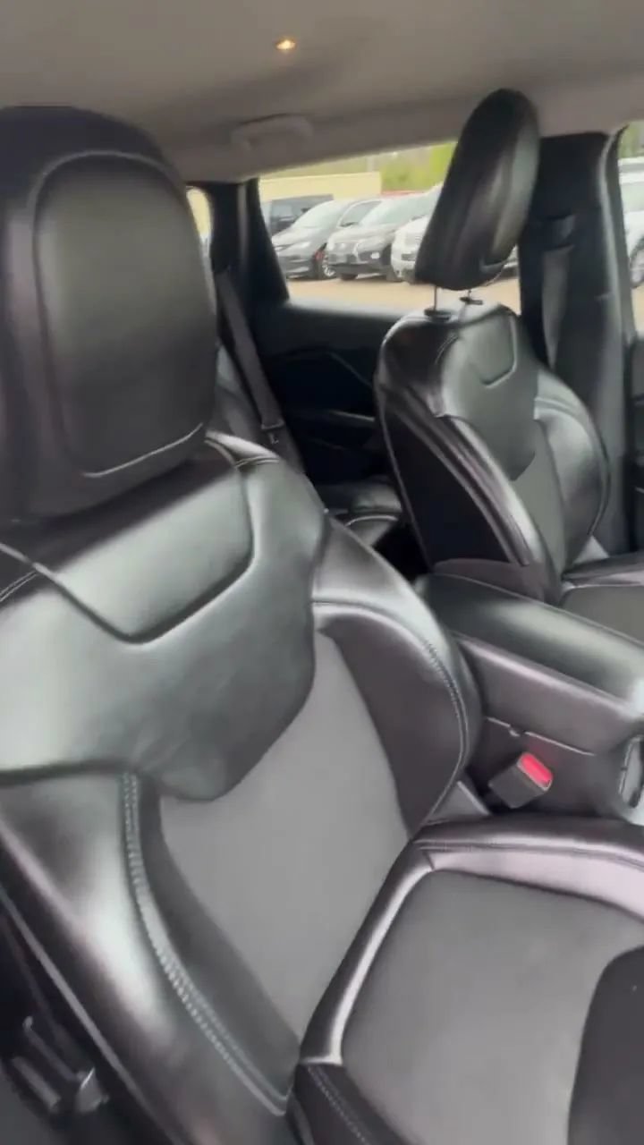 Used 2019 Jeep Cherokee Latitude Plus AWD/4WD image 63