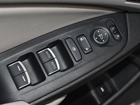 Used 2022 Honda Accord Touring image 6