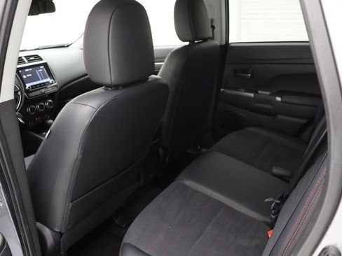 Used 2024 Mitsubishi Outlander Sport 2.0 SE image 10