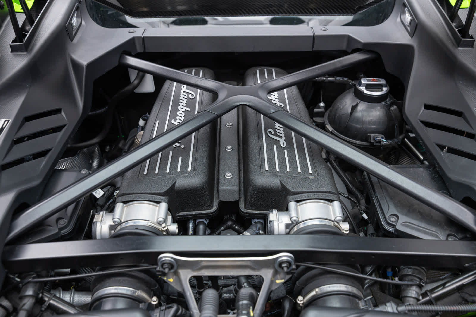 Used 2023 Lamborghini Huracan Tecnica RWD image 12