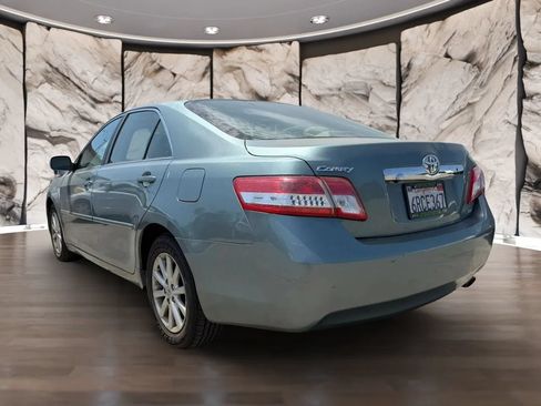 Used 2011 Toyota Camry XLE w/ SE/XLE Extra-Value Pkg FWD image 8