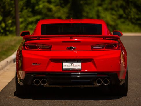 Used 2017 Chevrolet Camaro ZL1 RWD image 16