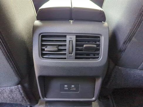Certified 2022 Nissan Rogue SV FWD image 18