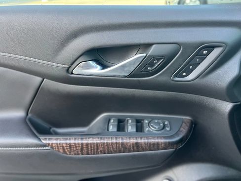 Used 2023 GMC Acadia Denali w/ Denali Technology Package FWD image 18