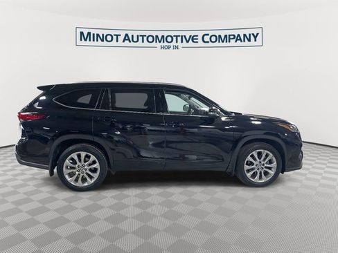 Used 2021 Toyota Highlander Limited AWD/4WD image 9