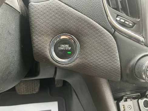 Used 2018 Chevrolet Cruze LT w/ Convenience Package image 24