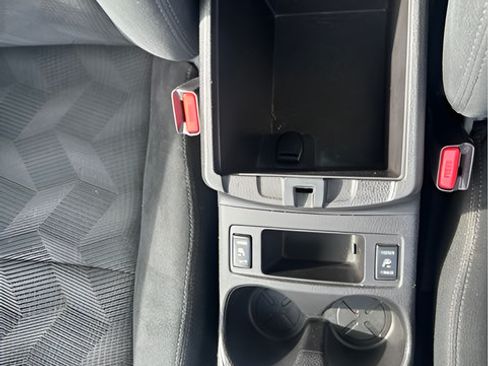 Used 2016 Nissan Rogue SV AWD/4WD image 17