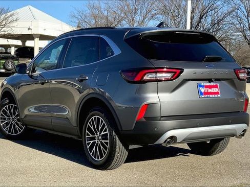 New 2025 Ford Escape SE image 3