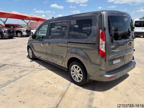 Used 2022 Ford Transit Connect XLT FWD image 5