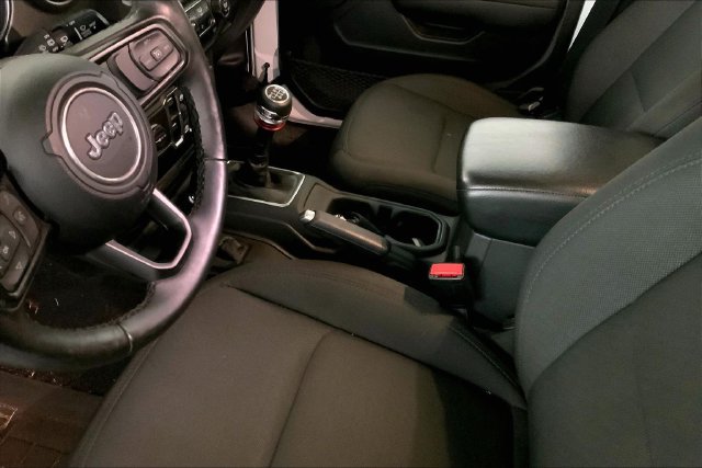 Used 2023 Jeep Wrangler Unlimited Sport AWD/4WD image 8