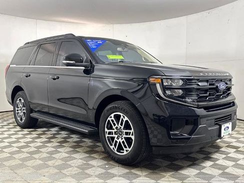 Certified 2025 Ford Expedition Active image 1