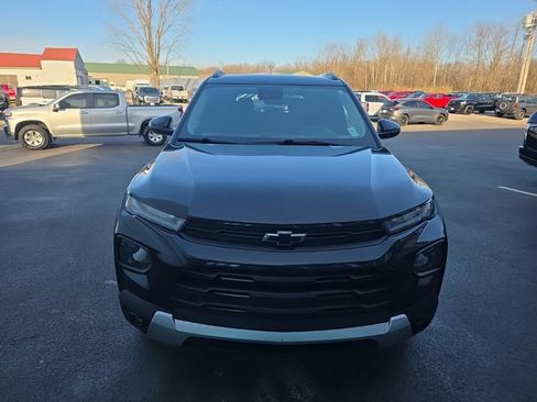 Used 2022 Chevrolet TrailBlazer LT w/ LPO, Blackout Package FWD image 3