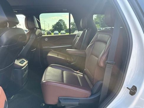 Used 2025 Lincoln Navigator Reserve AWD/4WD image 33