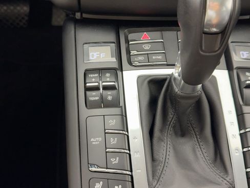Used 2015 Porsche Macan Turbo image 18
