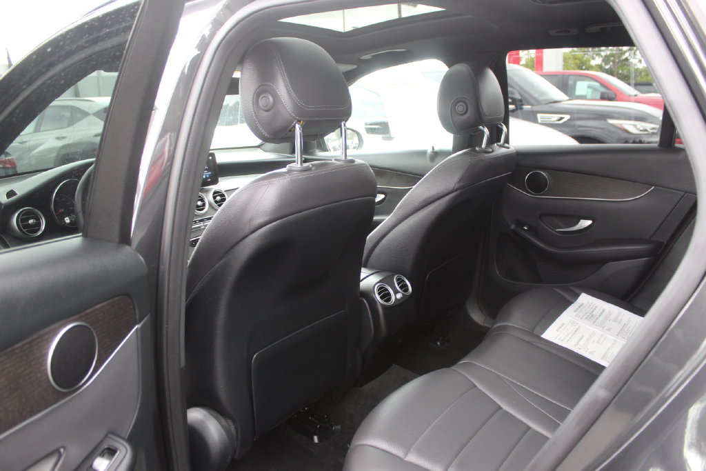 Used 2020 Mercedes-Benz GLC 300 image 31