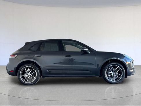 Certified 2026 Porsche Macan AWD/4WD image 9