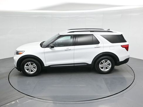 Certified 2021 Ford Explorer XLT image 46