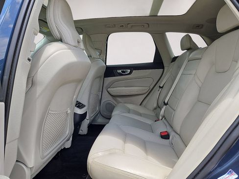 Used 2022 Volvo XC60 B5 Inscription w/ Advanced Package AWD/4WD image 15