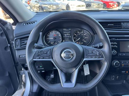 Used 2017 Nissan Rogue S image 12