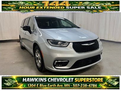 Used 2024 Chrysler Pacifica Limited