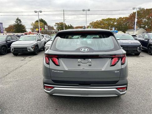 New 2026 Hyundai Tucson SE image 3