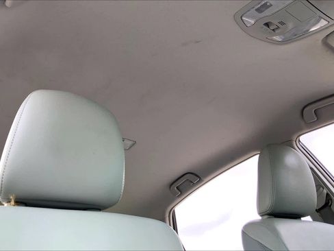 Used 2013 Toyota Prius V Five image 14