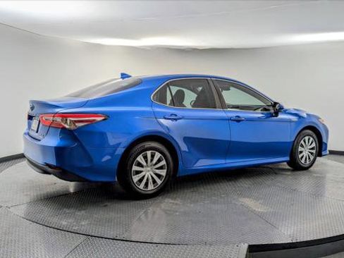 Used 2019 Toyota Camry LE image 7