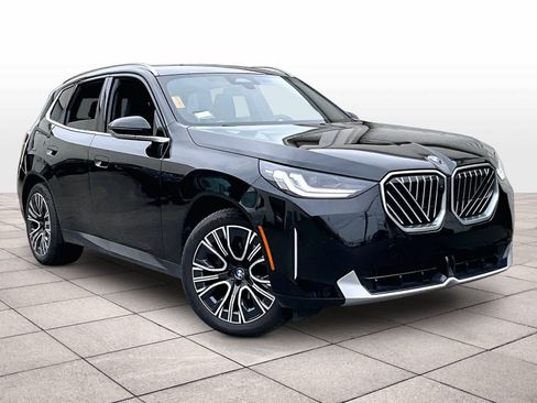 Used 2025 BMW X3 xDrive30i w/ Premium Package image 2