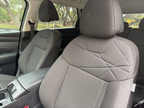 Used 2025 Hyundai Tucson SE FWD image 9