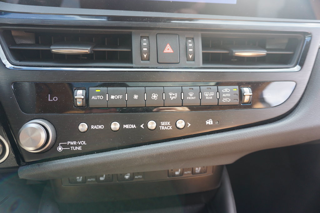 Used 2024 Lexus ES 350 w/ Premium Package FWD image 13