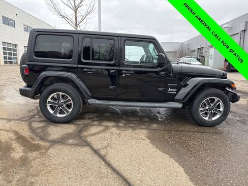 Used 2019 Jeep Wrangler Unlimited Sahara image 11