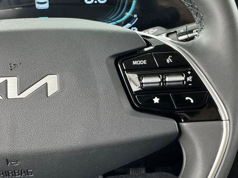 New 2026 Kia Niro EX FWD image 22