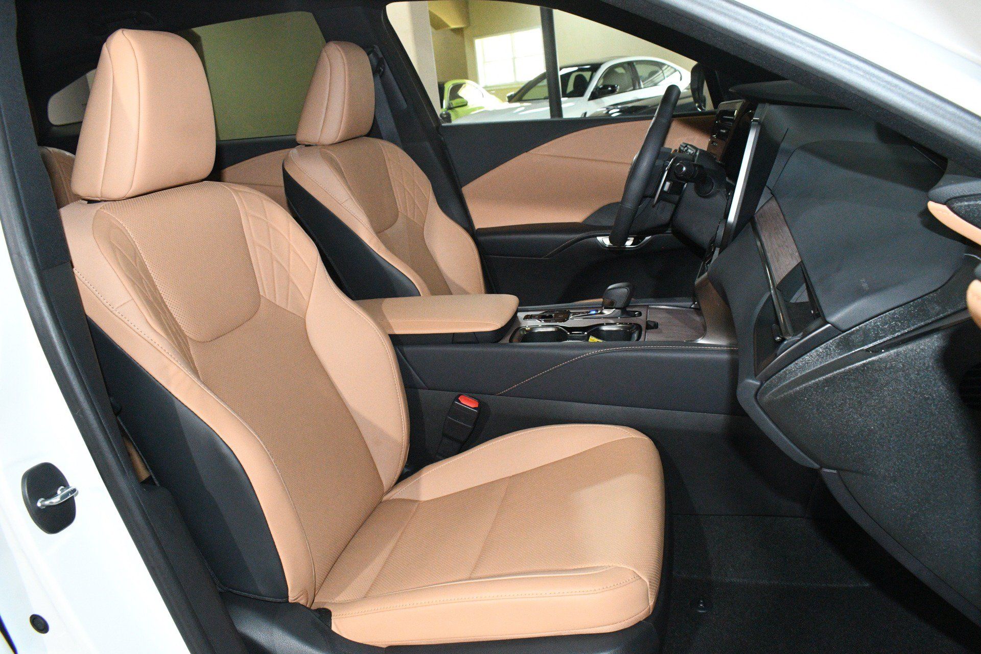 Used 2025 Lexus RX 350 Premium w/ Convenience Package FWD image 8