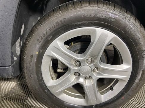 Used 2024 Jeep Compass Latitude image 27