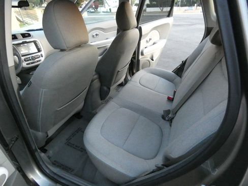 Used 2018 Kia Soul EV image 37