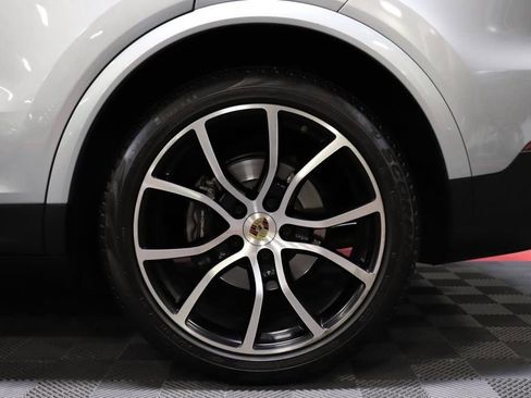 Used 2021 Porsche Cayenne image 74