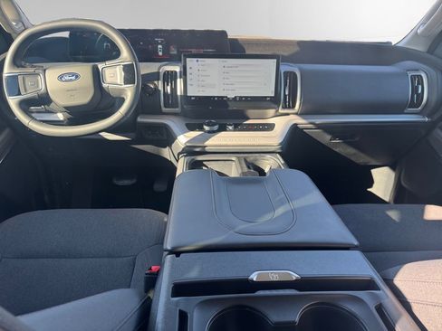 Certified 2025 Ford Expedition Max Active image 10