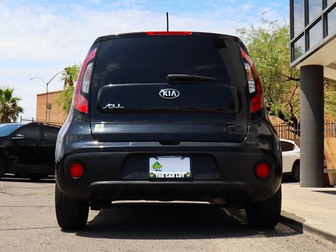 Used 2017 Kia Soul FWD image 12