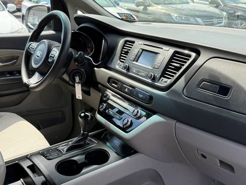 Used 2016 Kia Sedona LX w/ LX Convenience Package FWD image 54