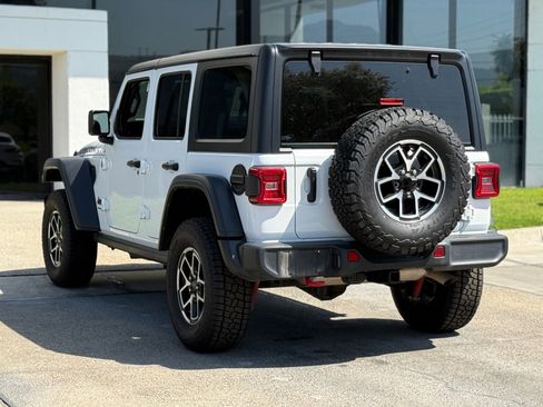 Used 2024 Jeep Wrangler Unlimited Rubicon image 11