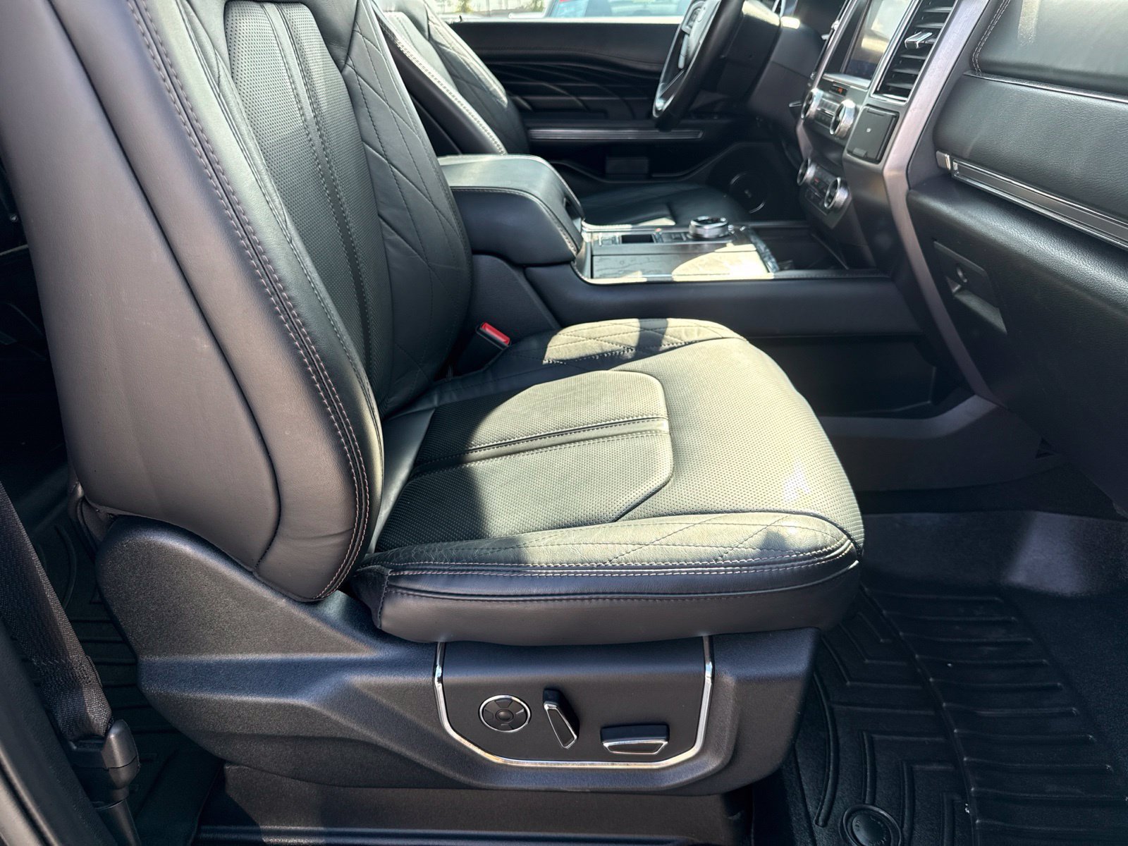 Used 2020 Ford Expedition Platinum RWD image 28