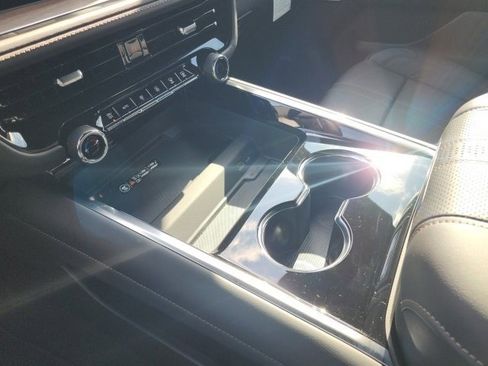 New 2026 Chevrolet Suburban High Country image 36