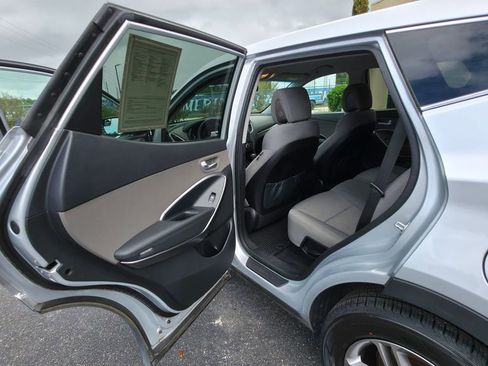 Used 2018 Hyundai Santa Fe Sport image 9