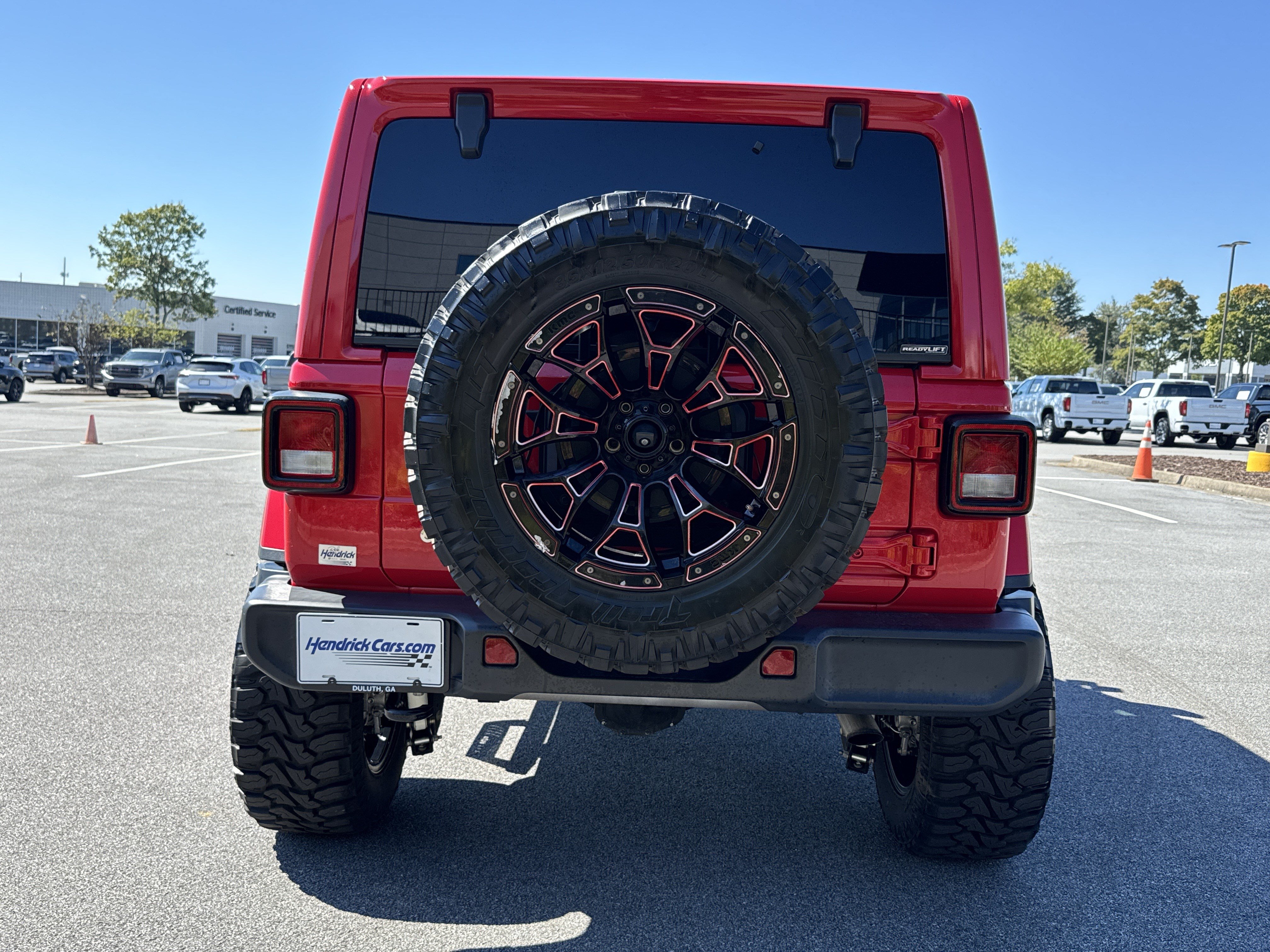 Used 2018 Jeep Wrangler Unlimited Sahara AWD/4WD image 9