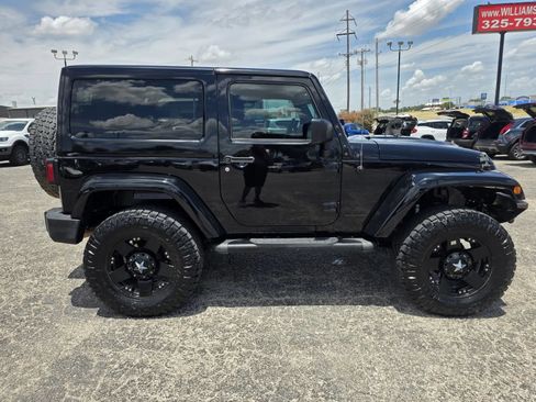 Used 2015 Jeep Wrangler Sahara AWD/4WD image 8