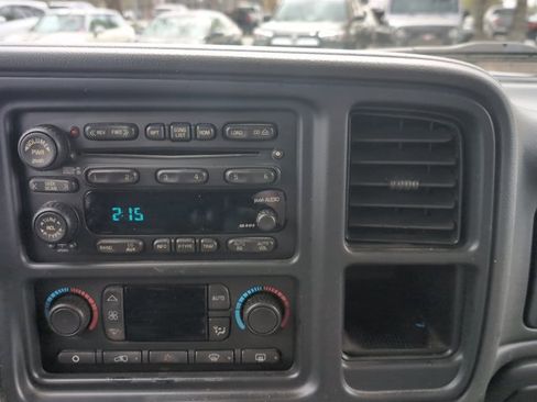 Used 2004 Chevrolet Silverado 2500 LT image 9