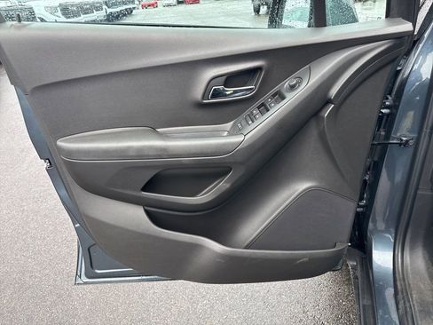 Used 2021 Chevrolet Trax LT image 21