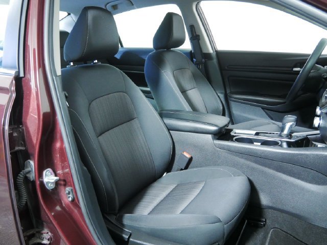 Used 2024 Nissan Altima 2.5 SV FWD image 13
