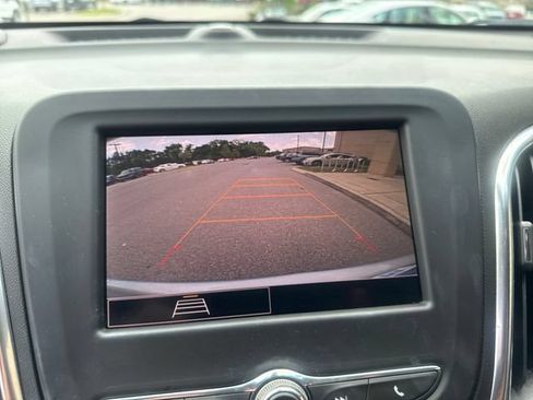 Used 2022 Chevrolet Equinox LT w/ LPO, Cargo Package FWD image 16
